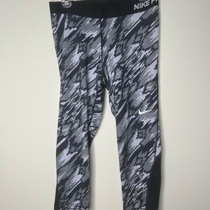 Nike Dynamic Gray and Black Leggings